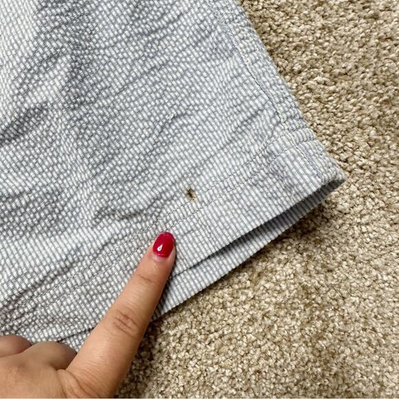 Tommy Hilfiger Y2K Seersucker Cargo Blue White Striped Capris Size 8 - Picture 2 of 7